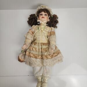 Donna Marie Cracker Barrel Exclusive American Classics Collection Porcelain Doll